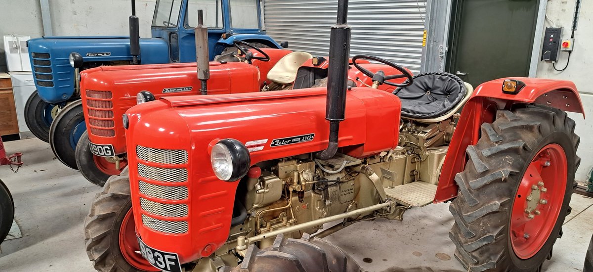 Procházka časem: Fascinující svět historických traktorů ZETOR v rukou britského farmáře