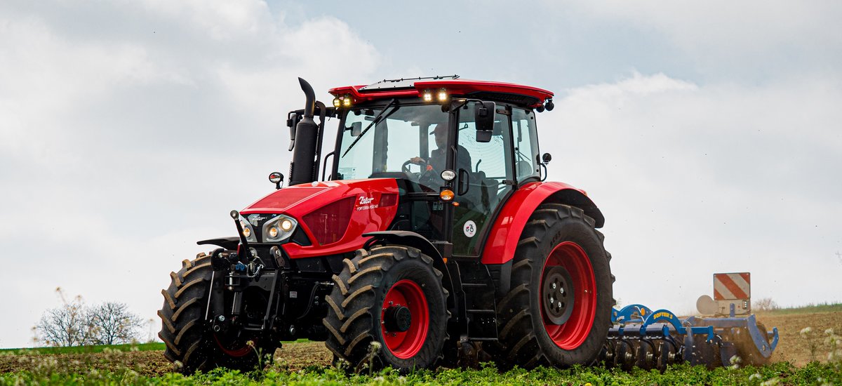 Co dokáže český traktor. FORTERRA HSX 140 v Autosalonu na Primě